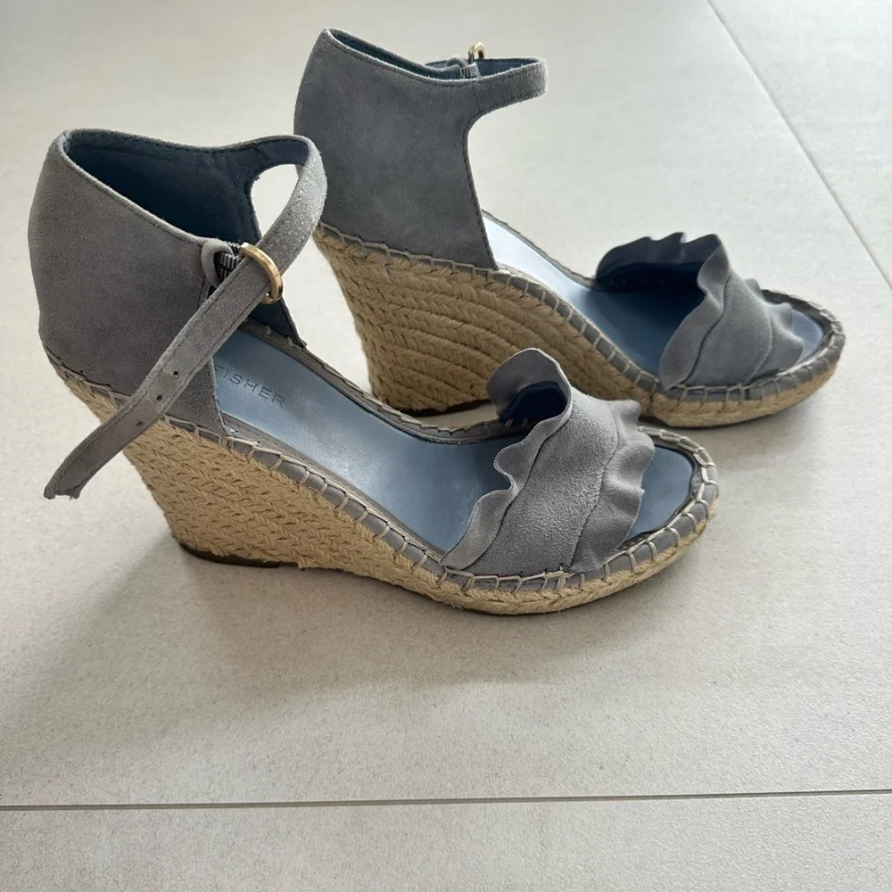 Marc Fisher Kandria Blue Suede Ruffle Open Toe Wedge Espadrille Sandals Size 8.5